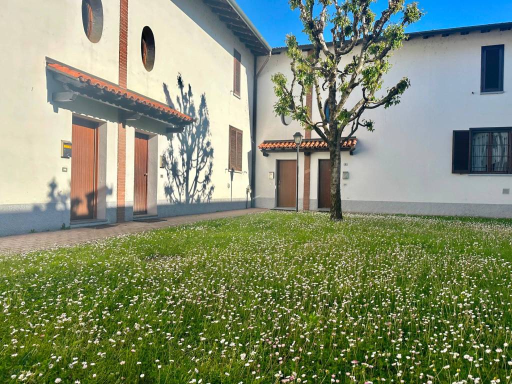 Villetta a schiera a Castano primo in Via Acerbi, 26 - Foto 1