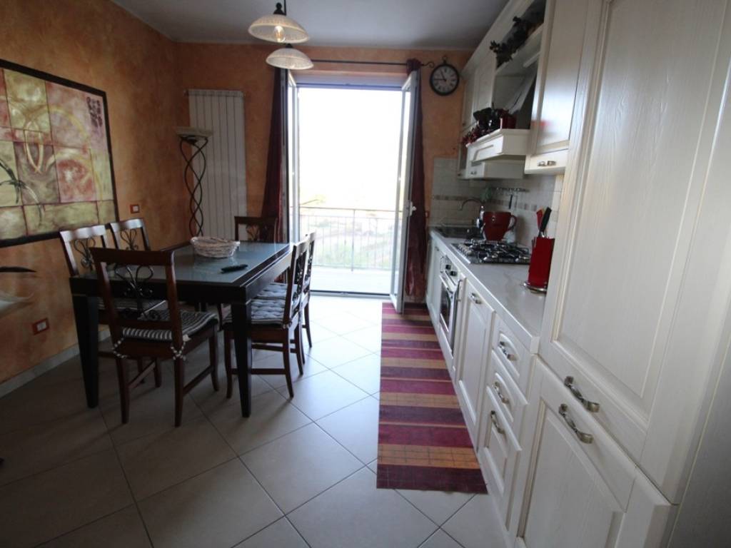 Appartamento a Follo in Via Aldo Moro - Foto 4