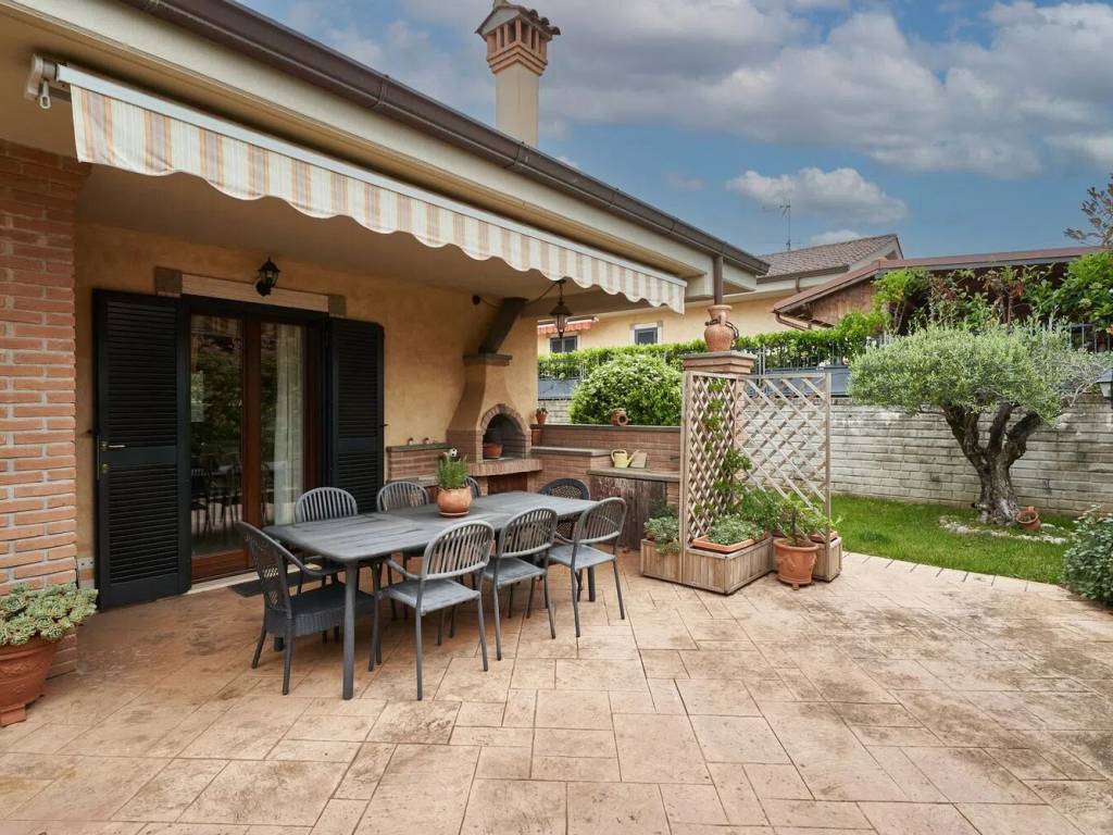 Villa a Cisterna di latina in Via San Tommaso D'Aquino - Foto 4
