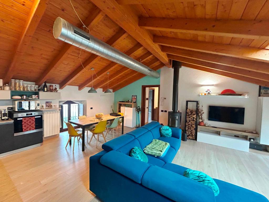 Appartamento a Cislago in Via Camillo Benso di Cavour - Foto 4