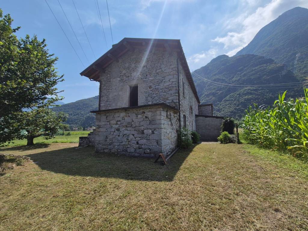 Rustico / casale a Samolaco in Via Giumellasco - Foto 2