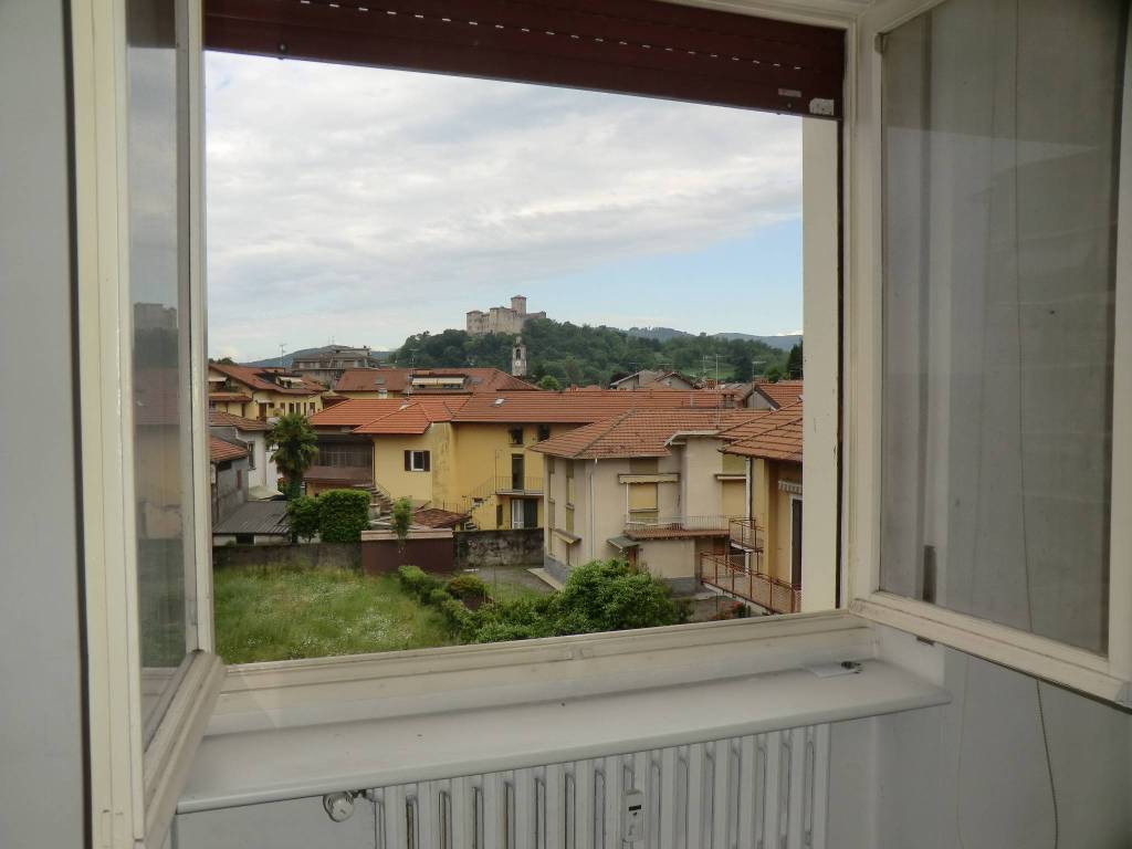 Appartamento a Angera in Via Giacomo Matteotti, 27 - Foto 3