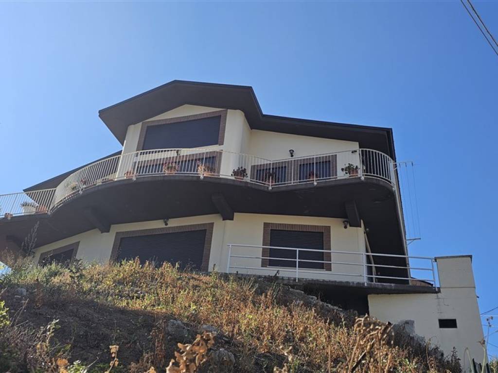 Villa a Pietraferrazzana in Via Duca d'Aosta - Foto 2