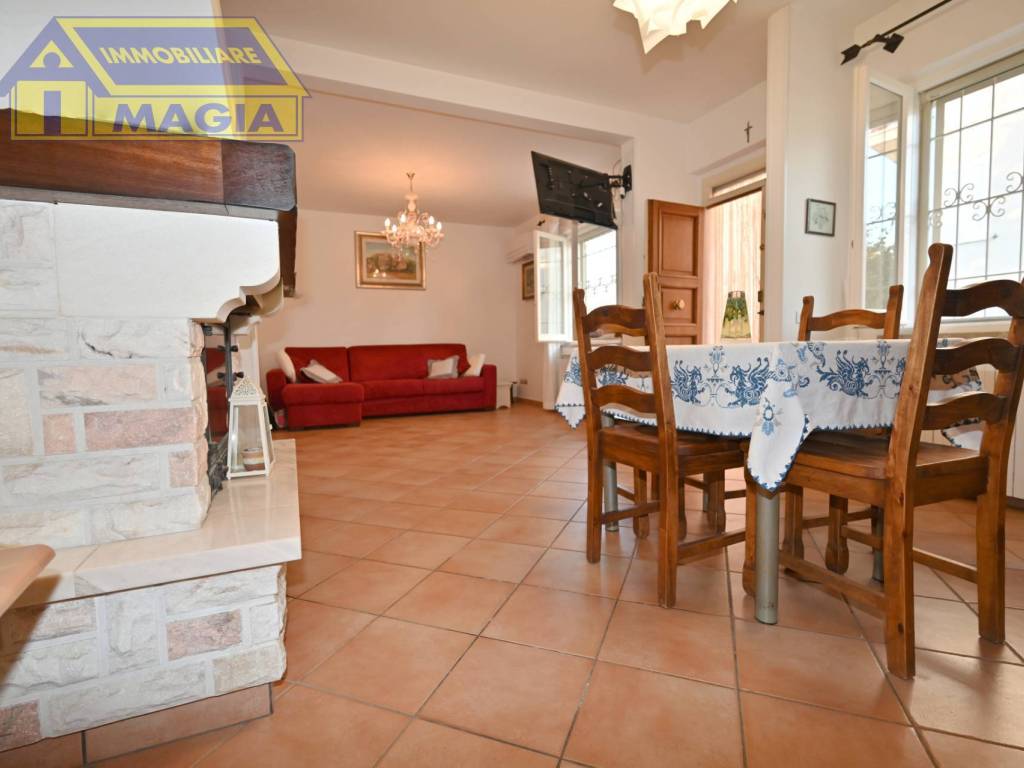 Casa indipendente a Colli del tronto in Piazza del Popolo - Foto 2