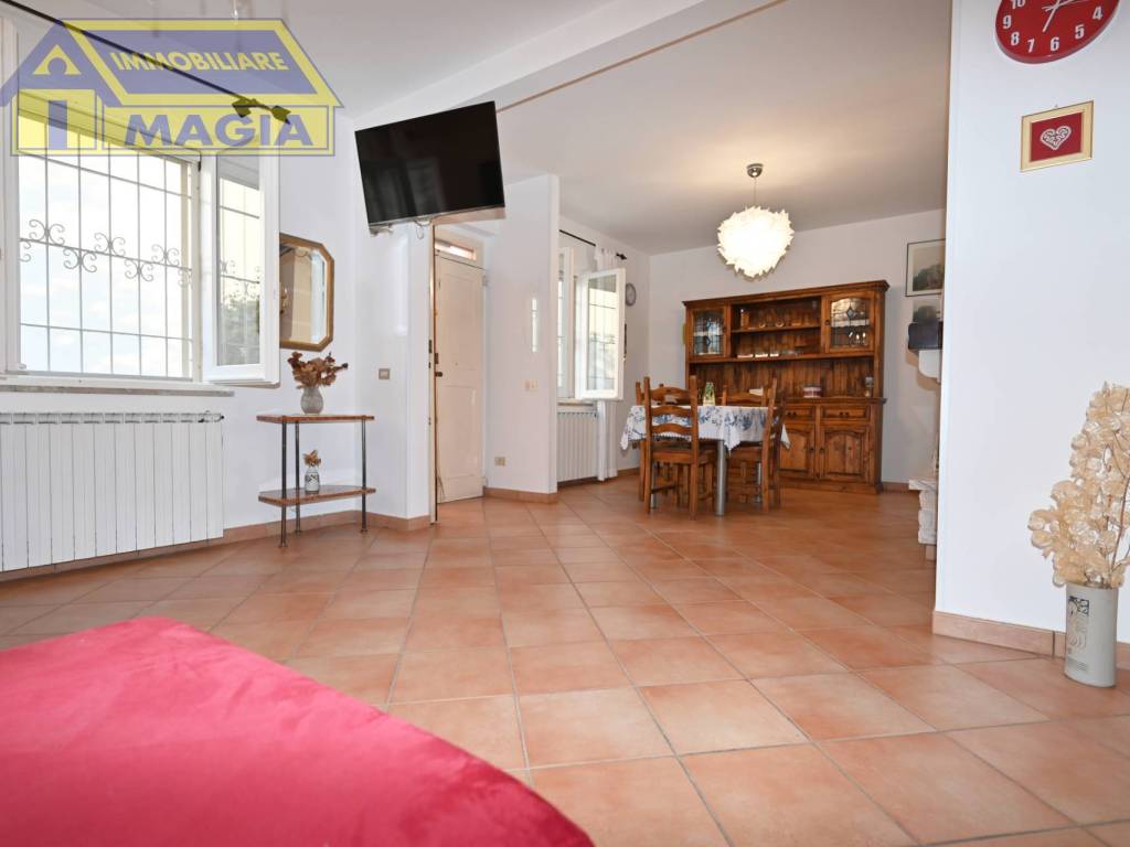 Casa indipendente a Colli del tronto in Piazza del Popolo - Foto 3