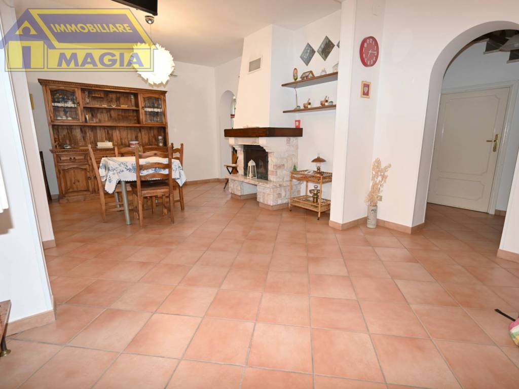 Casa indipendente a Colli del tronto in Piazza del Popolo - Foto 4
