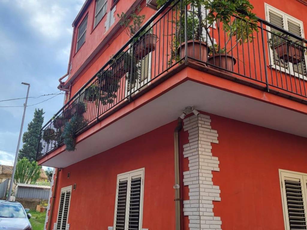 Casa indipendente a Reggio calabria in Via Nazionale Archi - Foto 2