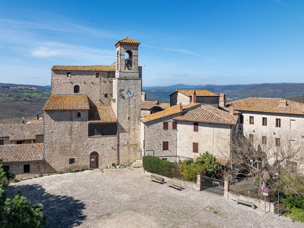 Palazzo / stabile a Todi in Vocabolo Castello di Izzalini, 4 - Foto 1