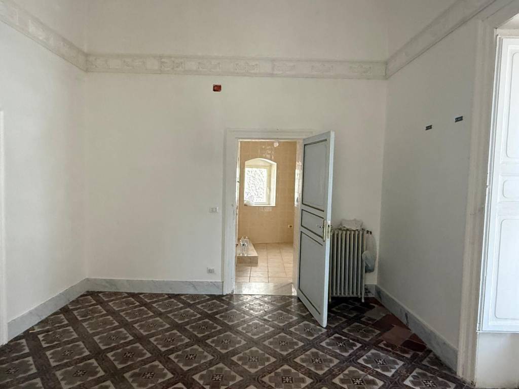 Appartamento a Caltanissetta in Piazza Giuseppe Garibaldi - Foto 5