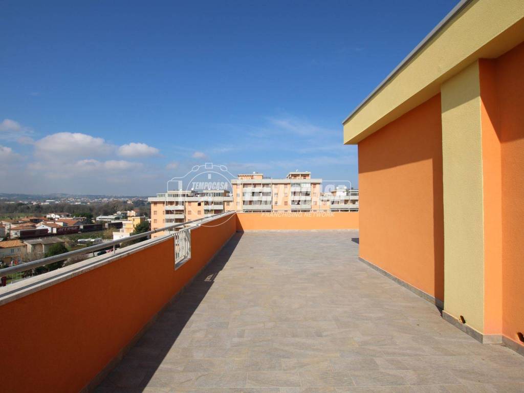 Attico / mansarda a Fermo in Via SEGNI 3 - Foto 5