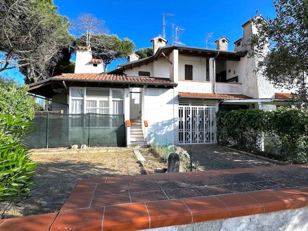 Villa a Comacchio in Viale Raffaello Sanzio, 254 - Foto 2