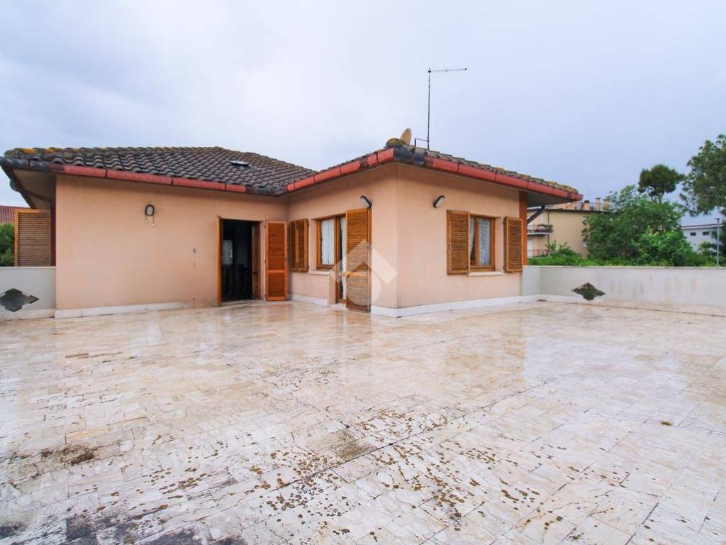 Villa a Castelfidardo in Via de Pimodan, 3 - Foto 4