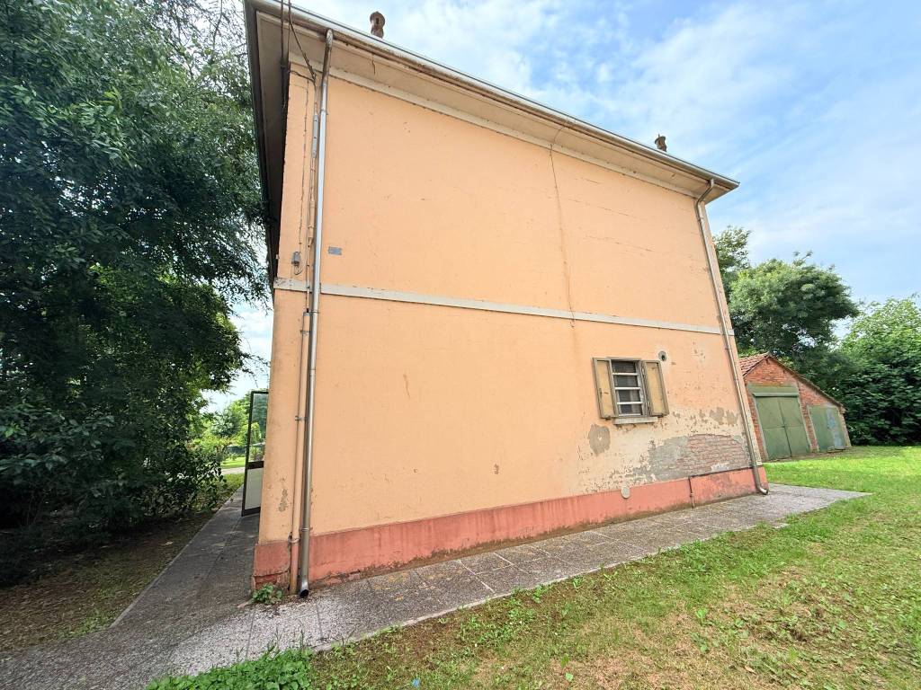 Villa a Alfonsine in Via Rondelli, 14 - Foto 2