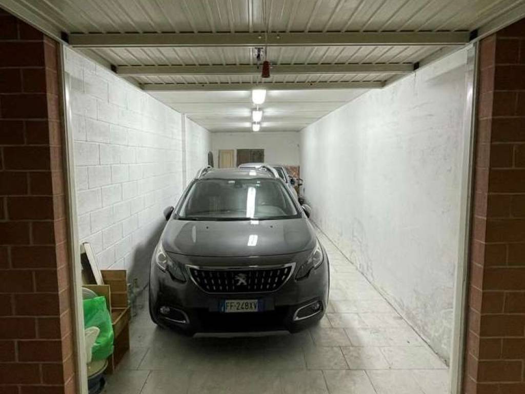 Box / garage a Loreto in Via Pizzardeto, 1 - Foto 4