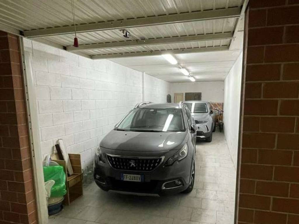 Box / garage a Loreto in Via Pizzardeto, 1 - Foto 5