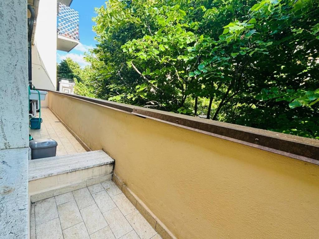 Appartamento a Livorno in Viale Goffredo Mameli, , 11 - Foto 2