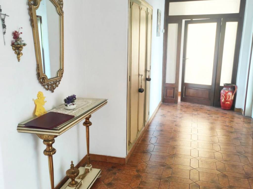 Appartamento a Montevarchi in Via Ammiraglio Burzagli - Foto 4