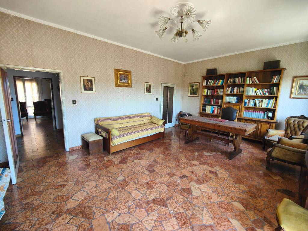 Appartamento a Montevarchi in Via Ammiraglio Burzagli - Foto 5