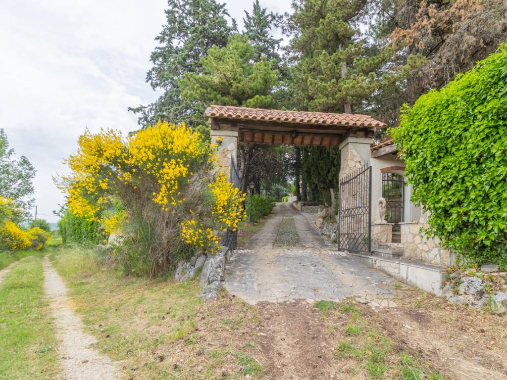 Villa a Monteleone sabino in Via Viaro - Foto 2