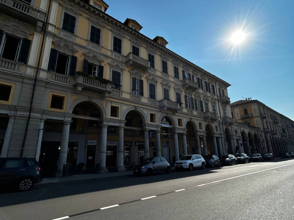 Immobile a Alessandria in Piazza Giuseppe Garibaldi - Foto 2