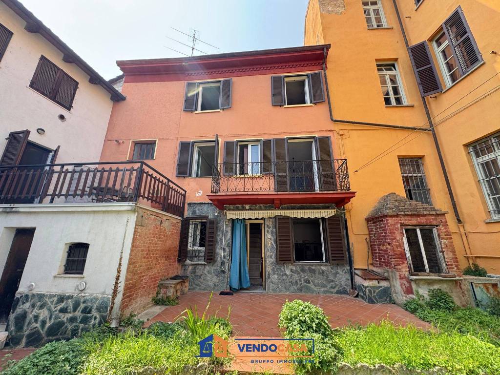 Casa indipendente a Nizza monferrato in Viale dei Partigiani, 21 - Foto 2