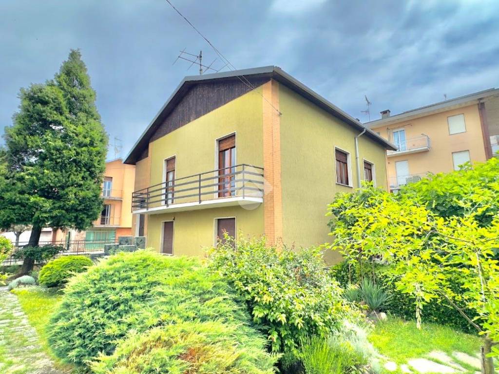Casa indipendente a Cassano spinola in Via Papa Giovanni XXIII, 7 - Foto 2