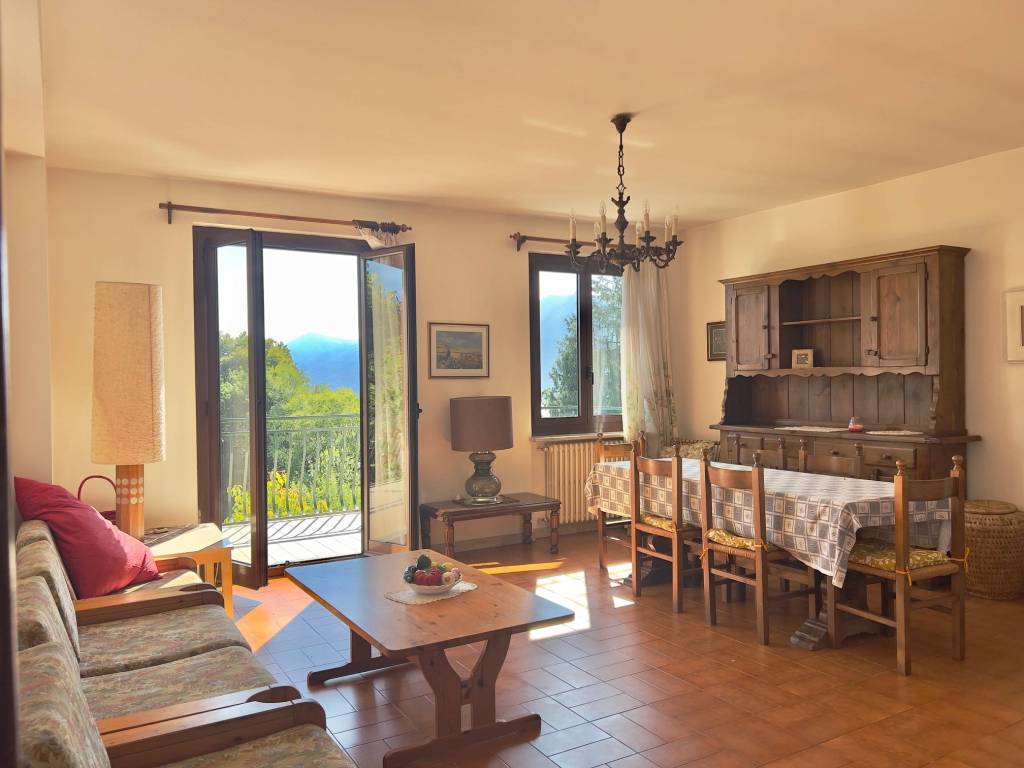 Villa a Luino in Via Torretta - Foto 2