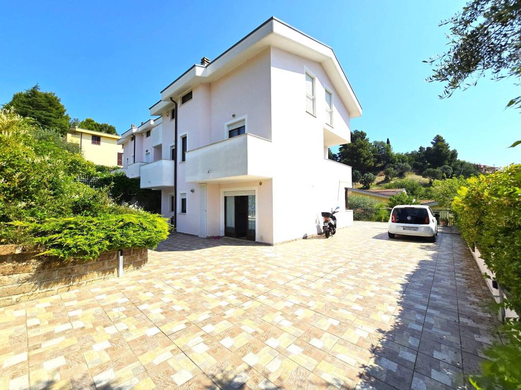 Villa a Montesilvano in Strada Vicinale Agostinone - Foto 2