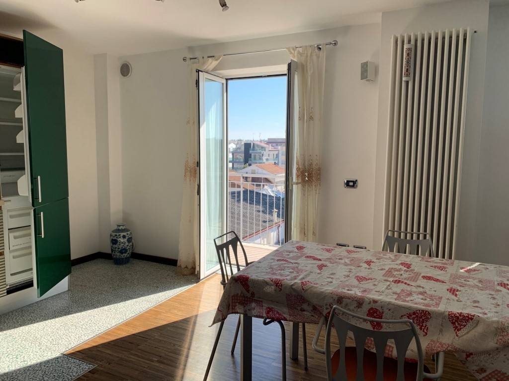 Attico / mansarda a Riccione in Viale Vittorio Alfieri - Foto 3