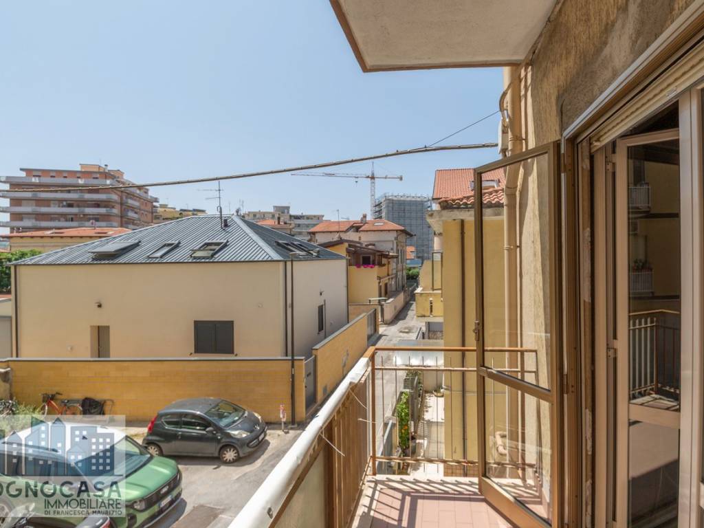 Appartamento a Pescara in Via Antonio De Nino, 27 - Foto 2