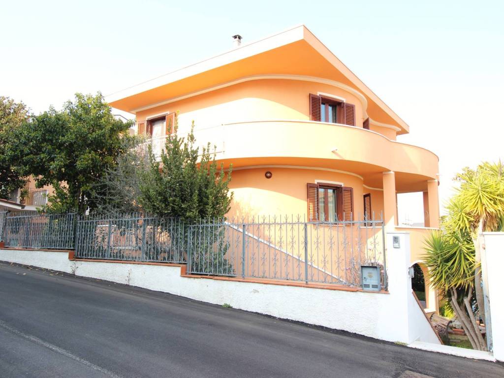 Villa a Spoltore in Via Volturno, 19 - Foto 2