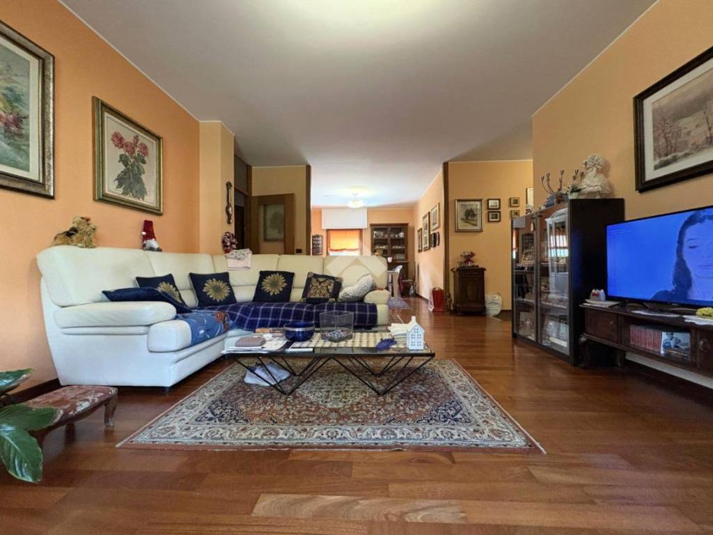 Appartamento a Sondrio in Via Chiavenna, 9 - Foto 2