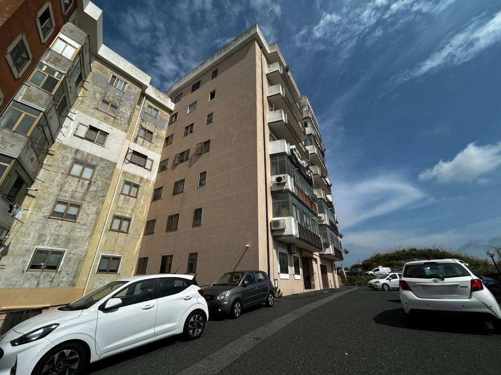 Appartamento a Catanzaro in Viale Vincenzo De Filippis, 116 - Foto 2