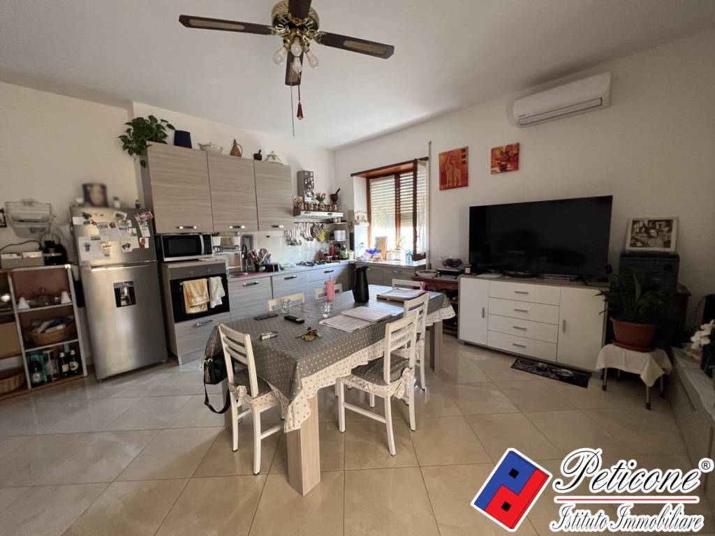 Appartamento a Fondi in VIA MADONNA DELLE GRAZIE - Foto 4