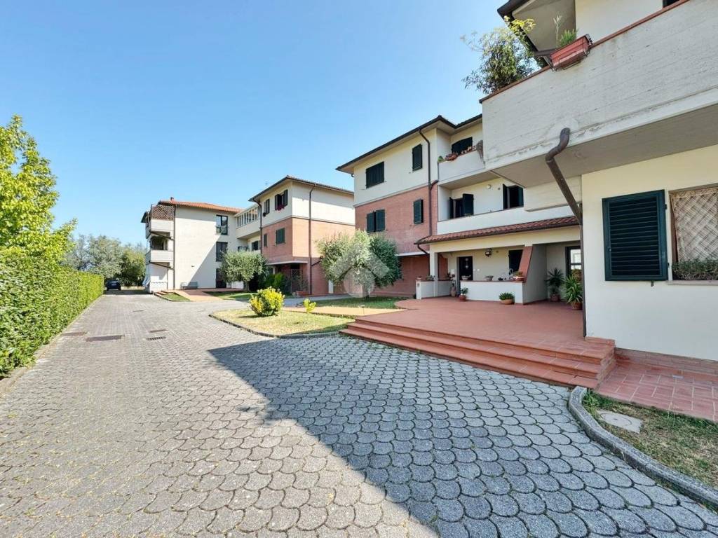 Appartamento a Quarrata in Via V. Fiorentina II Tronco, 305 - Foto 2