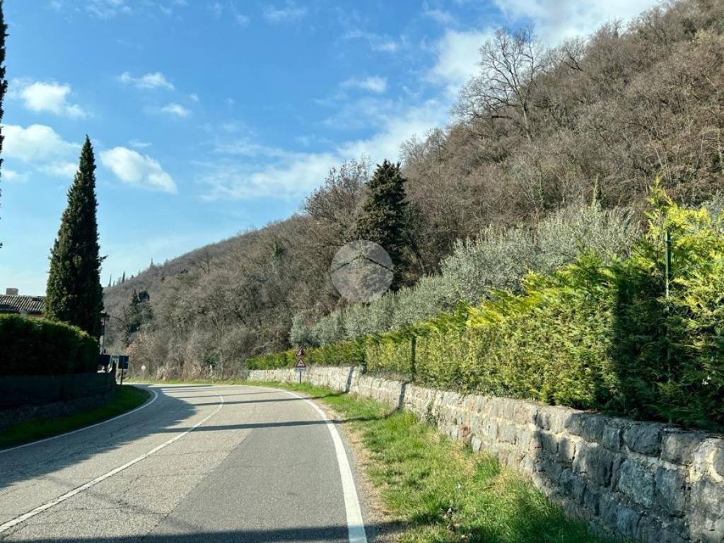 Terreno a Caprino veronese in Via E. Bernardi, 6 - Foto 2