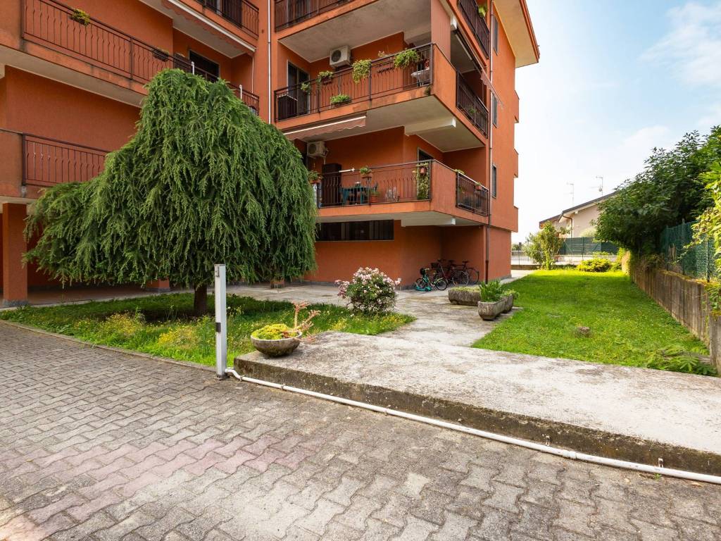 Appartamento a Santhià in Via Vallechiara, 26 - Foto 2