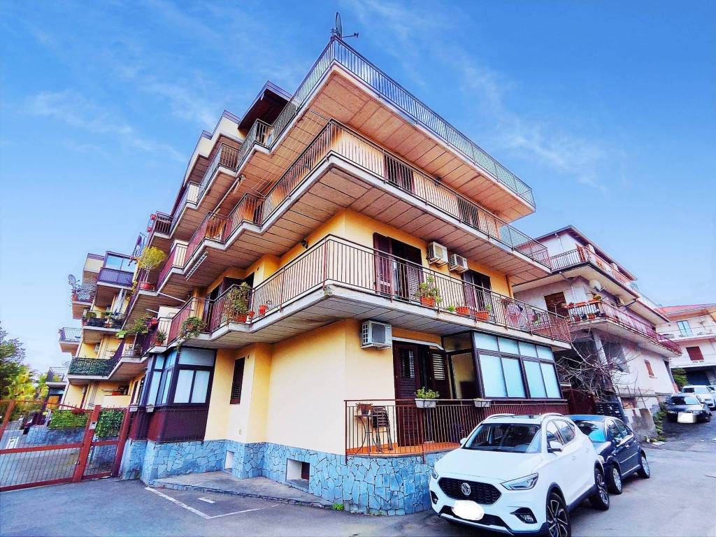 Appartamento a Valverde in Via Vincenzo Bellini - Foto 2