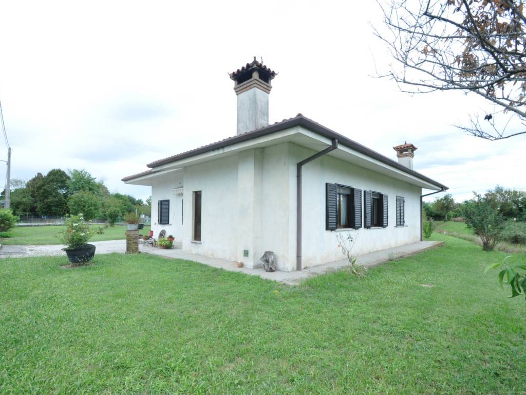 Villa a San canzian d'isonzo in Via Cesare Battisti, 73 - Foto 3