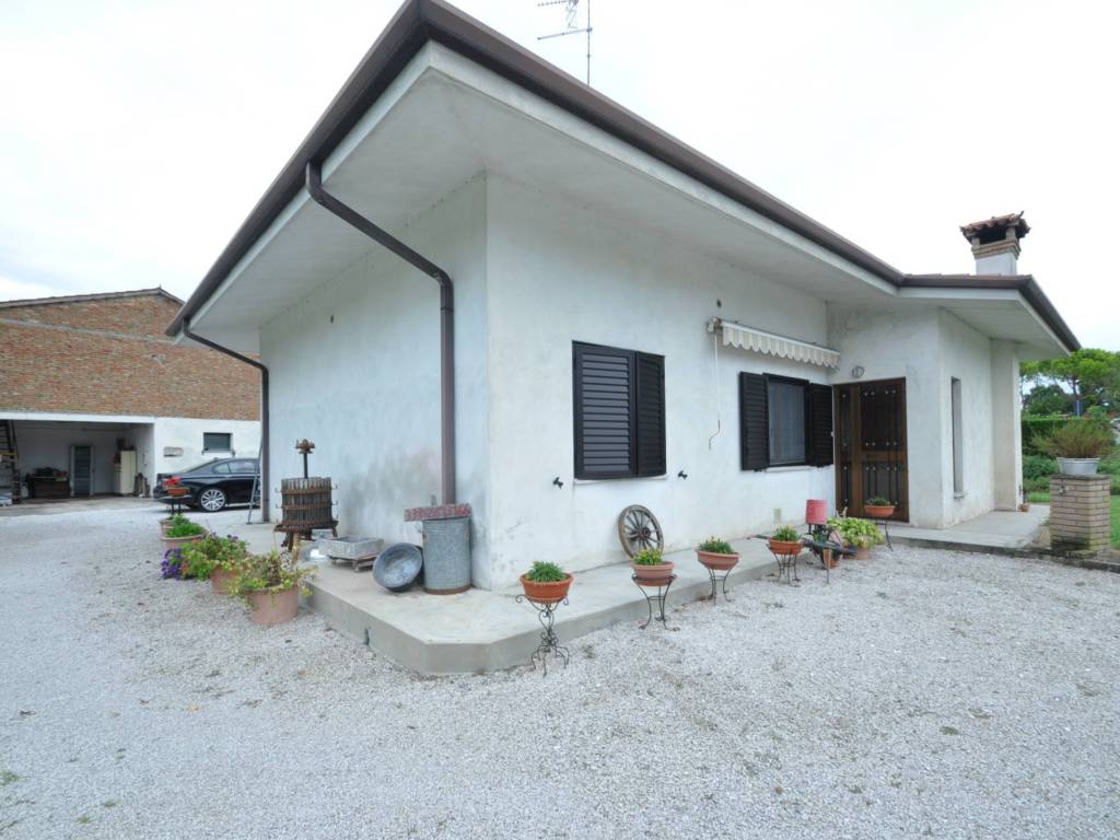 Villa a San canzian d'isonzo in Via Cesare Battisti, 73 - Foto 4