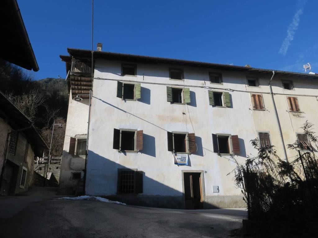 Casa indipendente a Ledro in Via Unità d'Italia, 33 - Foto 2