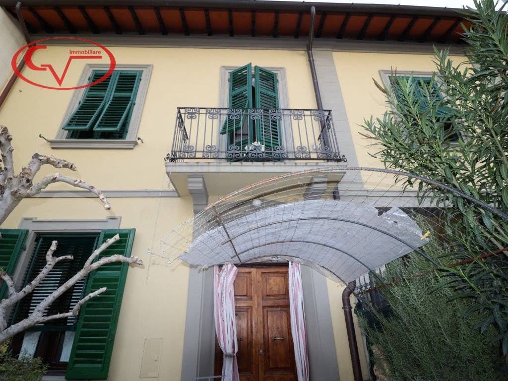 Casa indipendente a Montevarchi in Via Ammiraglio Burzagli - Foto 2