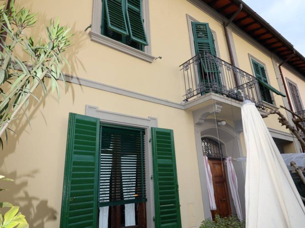 Casa indipendente a Montevarchi in Via Ammiraglio Burzagli - Foto 4