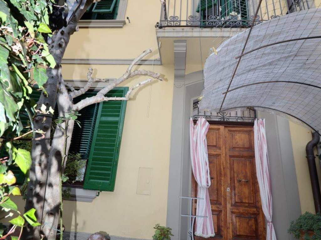 Casa indipendente a Montevarchi in Via Ammiraglio Burzagli - Foto 5