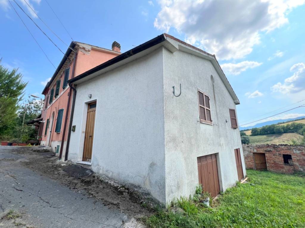 Appartamento a Fabriano in FRAZ. CANTIA - Foto 3