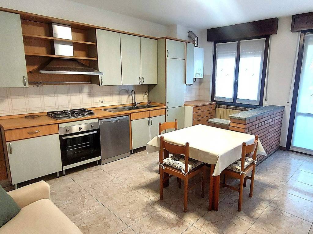Appartamento a Cardano al campo in Via Rogorazza , 21 - Foto 3
