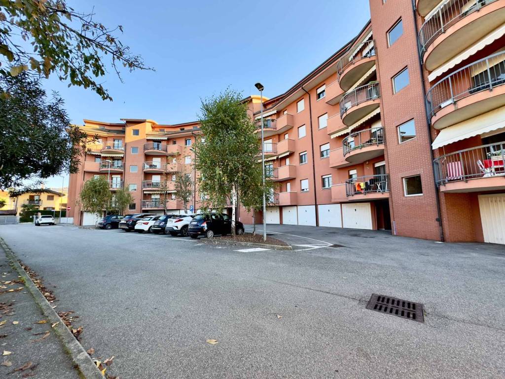 Appartamento a Novara in Via Ruggero Leoncavallo - Foto 2