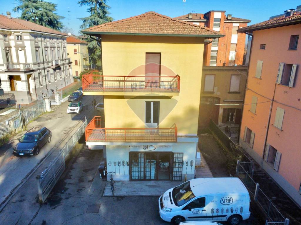 Palazzo / stabile a Reggio emilia in Viale Isonzo, 48 - Foto 3