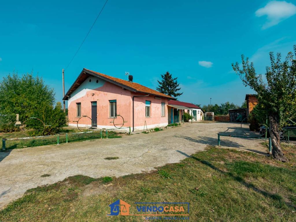 Villa a Centallo in Regione San Quirico, 565 - Foto 2