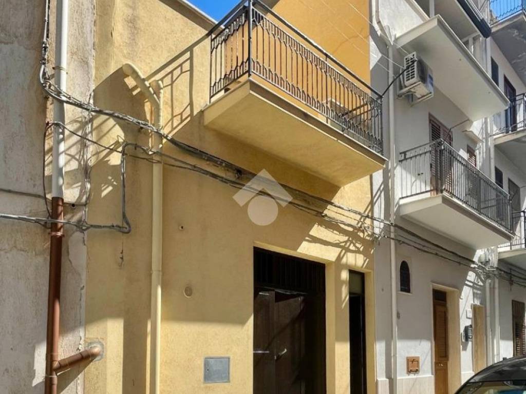 Casa indipendente a Castellammare del golfo in Via Giovanni Meli, 98 - Foto 2